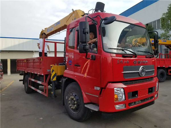 東風(fēng)天錦5100軸距8噸隨車(chē)吊-程力直臂隨車(chē)吊