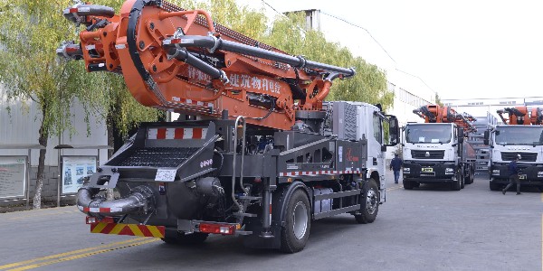 小型混凝土泵車針對農村市場有哪些好處