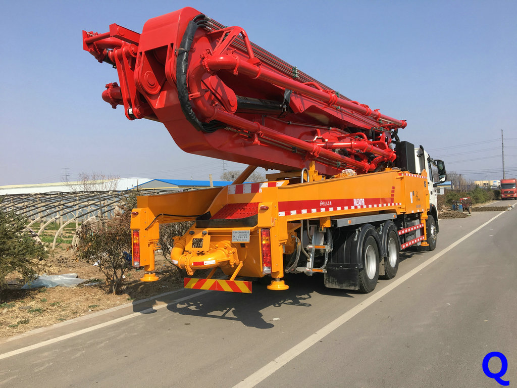 小型混凝土泵車，混凝土泵車，天泵，小型泵車，